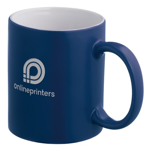 Blaue Keramik Tasse mit Henkel.