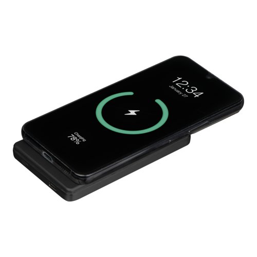 Schwarze Powerbank mit 5.000 mAh Ladekapazitt.