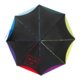 Schwarzer Automatik-Regenschirm mit farbigen Akzenten.