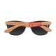Holzfarbene Sonnenbrille mit dunklen Glsern.